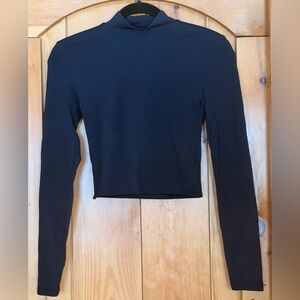 Babaton Black Long-Sleeve Cropped Tee